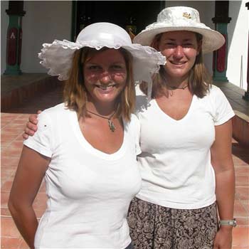 marit_og_a_a_mee_klare_for_kyrkja